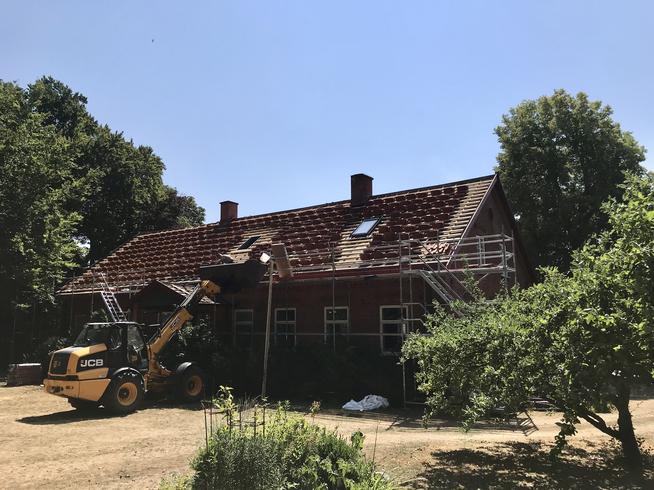 Här monterar vi 2 st Velux takfönster.